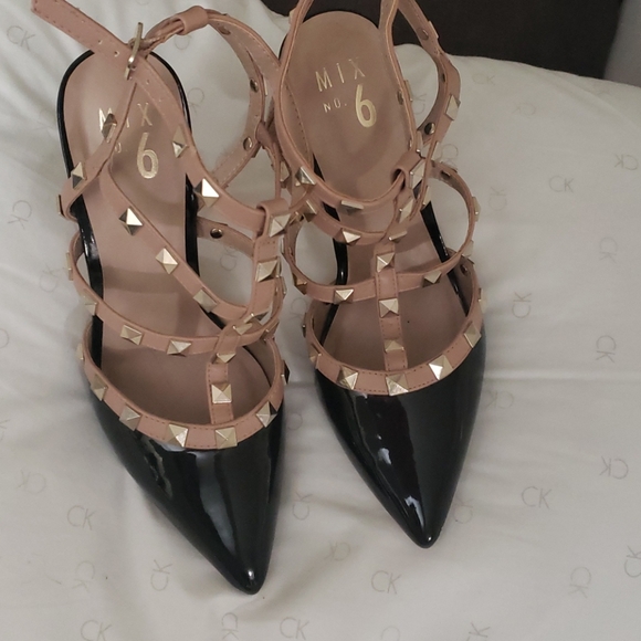 COPY - High heels - Picture 1 of 3